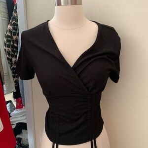 Short Black Crop Top 🎬